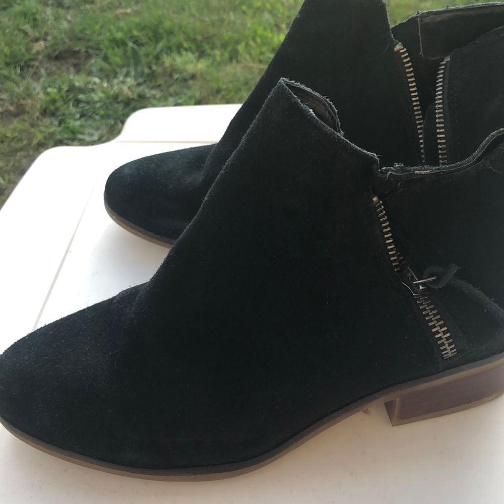 Steve Madden black suede Ankle booties